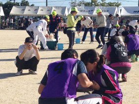 運動会「二人で仲良く」