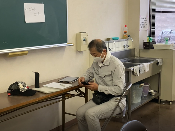 家族役1がサポートセンターに家族行方不明の連絡